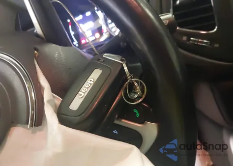 2020 Jeep Compass Latitude 4X4 из США, поврежденный, VIN 3C4NJDBB5LT168765